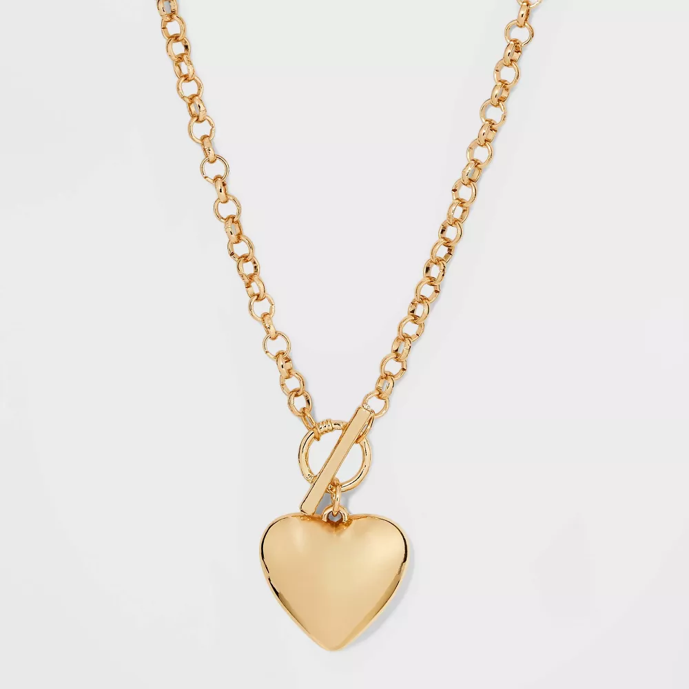 Gold chain w/heart